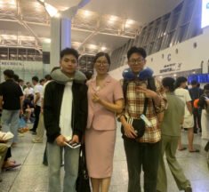 MỘT SỐ HÌNH ẢNH ĐẠI DIỆN TRUNG TÂM HAATO VÀ GIA ĐÌNH TIỄN DU HỌC SINH TRÊN SÂN BAY QUỐC TẾ NỘI BÀI.