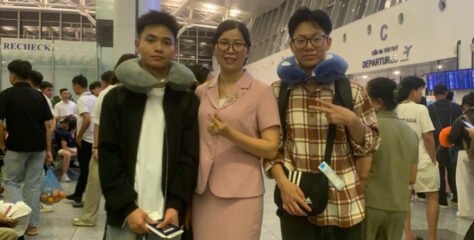 MỘT SỐ HÌNH ẢNH ĐẠI DIỆN TRUNG TÂM HAATO VÀ GIA ĐÌNH TIỄN DU HỌC SINH TRÊN SÂN BAY QUỐC TẾ NỘI BÀI.
